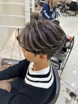 カラー メンズ タイトボブ個性派カラ ーAKANEのヘアスタイル