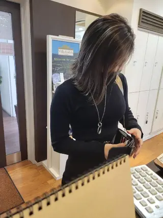 ミディアム カラー 羽エクステ🩷 🤍まき🤍のマツエク・マツパデザイン