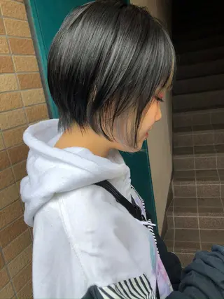 ショート アートディレクター ワダヒサノリのヘアスタイル