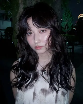 ロング カラー ヘアアレンジ yiye shioriのヘアスタイル