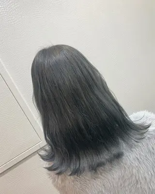 ロング カラー 井上 花音のヘアスタイル