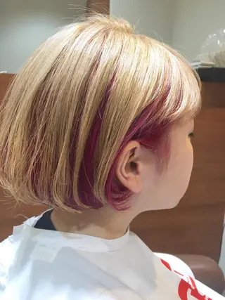 ショート カラー 蓮見  友里のヘアスタイル