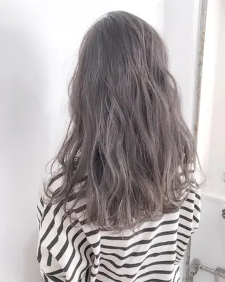 ミディアム カラー BOX mico.のヘアスタイル