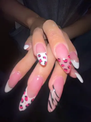 ネイル Maya 📍niconailのネイルデザイン