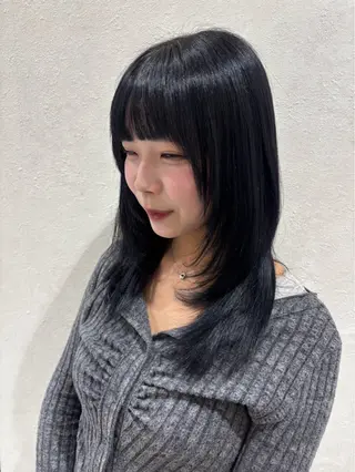セミロング カラー 福冨 由梛のヘアスタイル