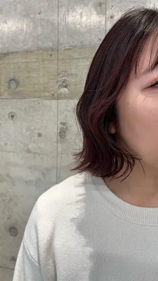 瑠己杏 :ボブ/ ハイトーンワンカラーのヘアスタイル