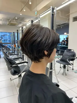 ショート カラー 辛島 涼子のヘアスタイル
