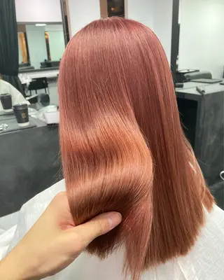 セミロング カラー 前田 雄のヘアスタイル