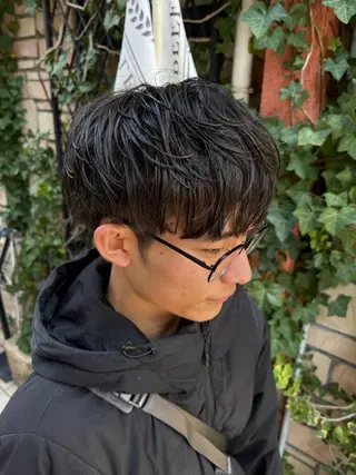 ショート パーマ メンズ 溝口 槙里也のヘアスタイル
