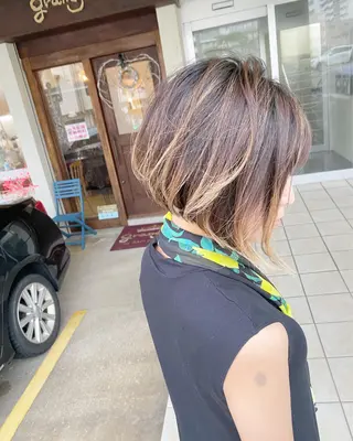 ショート カラー grand juteのヘアスタイル