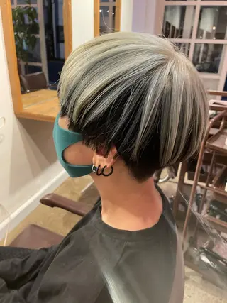 ショート カラー ヘアアレンジ 鴫原 亜弥のヘアスタイル