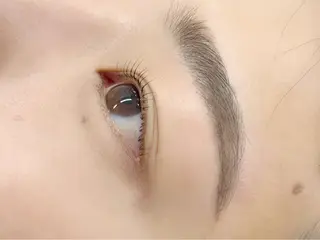 アイブロウ EYEstylist ·ai MOERIのマツエク・マツパデザイン