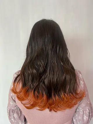 ロング カラー TAI透明カラー 柔らかい縮毛矯正のヘアスタイル