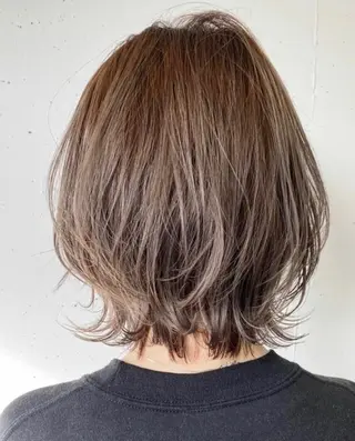 ショート カラー 大和田 朱美のヘアスタイル