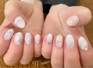 ネイル Moons nail 💅✨のネイルデザイン