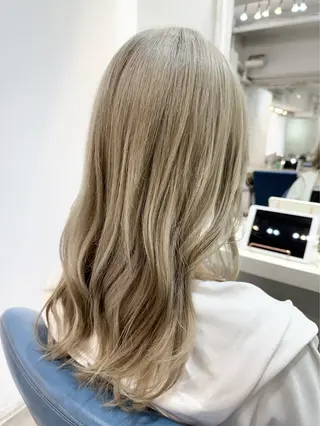 セミロング カラー 中目黒✂︎店長✂︎ TOMOHIROのヘアスタイル