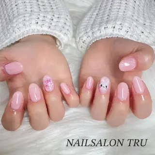 ネイル 𝐼𝑁𝑂𝑈𝐸 𝑀𝐼𝐴のネイルデザイン