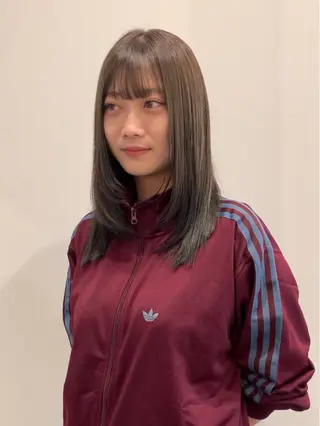 セミロング カラー 落合希 Olivebeigeのヘアスタイル