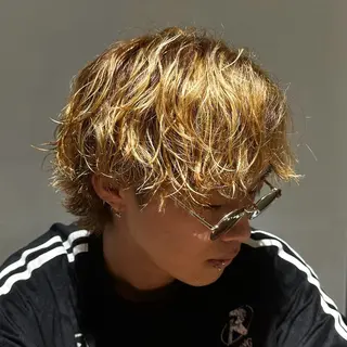 ショート カラー パーマ メンズ フェザーパーマ職人 🪶ryosukeのヘアスタイル