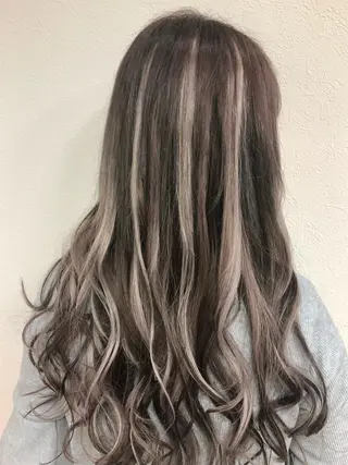カラー ダブルスキルエクステ /羽エクステ白石宇由のヘアスタイル