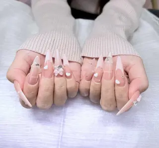 ネイル Lee Nailsのネイルデザイン