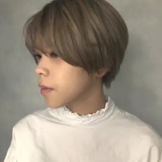 ショート カラー ORIKA 美容室のヘアスタイル