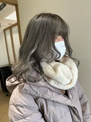 ミディアム カラー 天野 瑠真のヘアスタイル