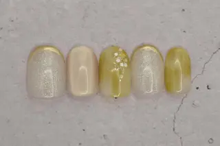 ネイル 鈴木 麻理絵のネイルデザイン