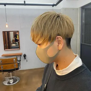 メンズ ハイトーン/デザイン hirokiのヘアスタイル