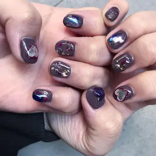 ミディアム カラー ネイル mana 暖色カラーカットのヘアスタイル