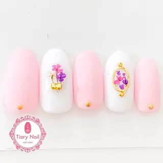 ネイル tiarynail K K🐼のネイルデザイン