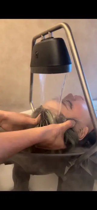 Bërg kiraのヘアスタイル