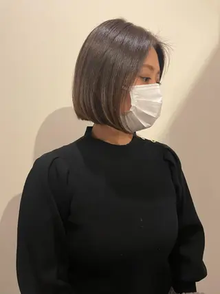 ショート 保野加/トレンドボブ 透明感爆発カラーのヘアスタイル