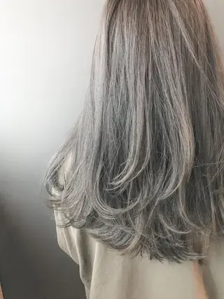 セミロング カラー BOX mico.のヘアスタイル