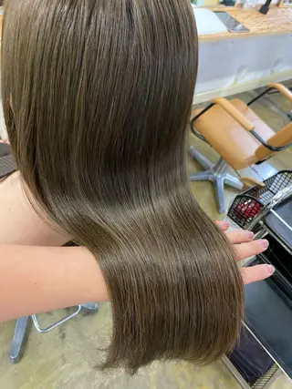 セミロング カラー 和歌山髪質改善 那須優太のヘアスタイル