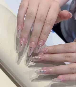 ネイル 高木 維麗絲のネイルデザイン