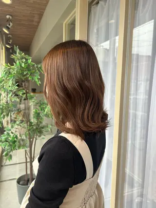 ミディアム カラー 川筋 桃果のヘアスタイル