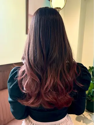 ロング カラー 新實 ゆりあのヘアスタイル