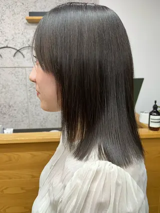 ミディアム カラー LOBBY HIMERIのヘアスタイル