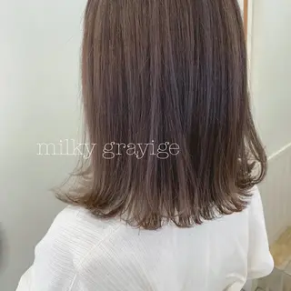 ミディアム カラー ぱつっとボブ/ 小野あかねのヘアスタイル