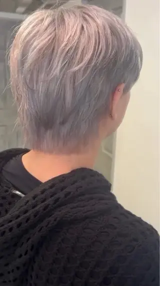 ショート カラー 縮毛•ハイトーン ・着付け Runaのヘアスタイル