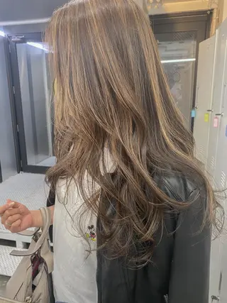 セミロング カラー 海外デザイン🇺🇸 石渡諒太のヘアスタイル