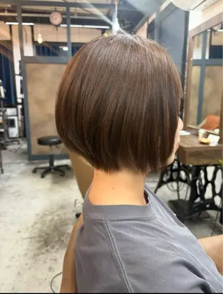 ショート レイヤーカット・水素 松井山手　齊藤　興のヘアスタイル
