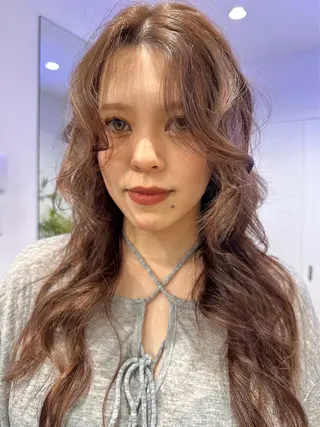 セミロング 岩元 愛美のヘアスタイル