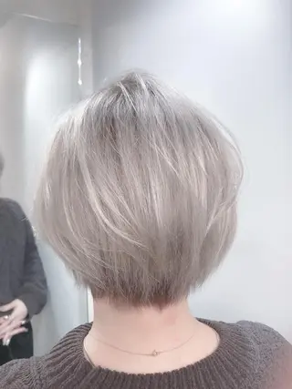 ショート カラー ✨美髪矯正×髪質改善 🍎カイト🍎渋谷のヘアスタイル