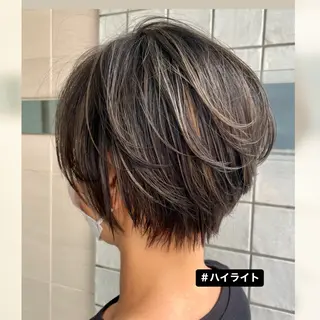 ショート やない さとみのヘアスタイル