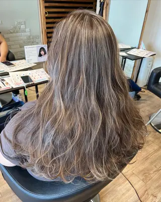 ロング カラー 大久保 隆蔵のヘアスタイル