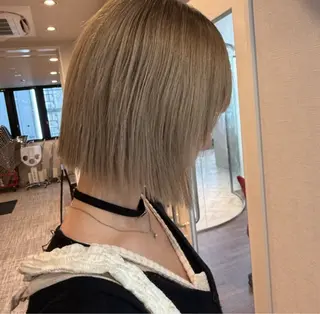 ショート ｢韓国風カラー ｣サナのヘアスタイル