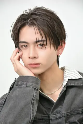 ショート カラー パーマ ヘアアレンジ メンズ サロウィン所属・飯田 とうまのヘアスタイル