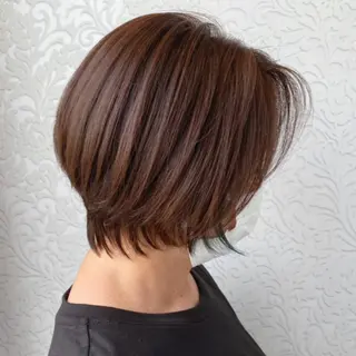 ショート カラー 顔周りカット/透明感 カラー🤍大塚蛍のヘアスタイル